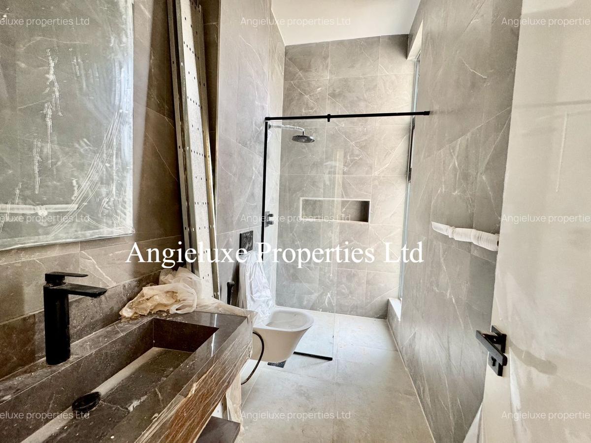 5 Bed Townhouse with En Suite at Runda - 8