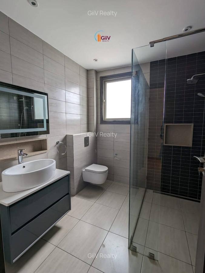 3 Bed Apartment with Gym in Riverside - 16