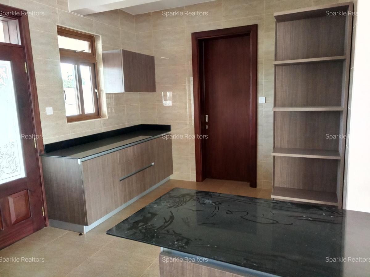 3 Bed Apartment with En Suite at General Mathenge - 10