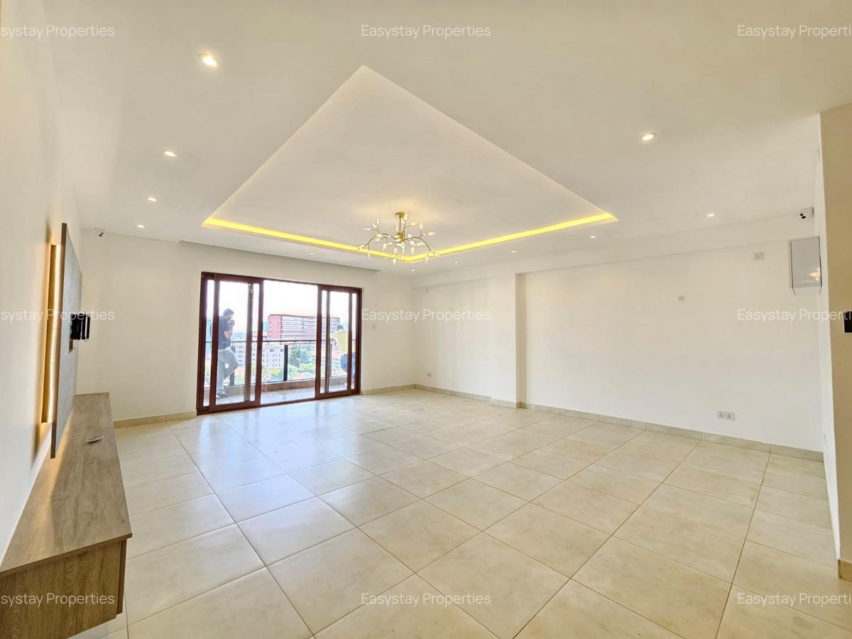 3 Bed Apartment with En Suite in Parklands - 16