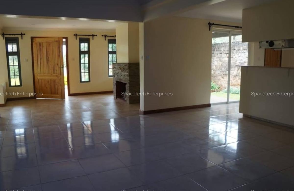 3 Bed House with En Suite in Nyari - 2
