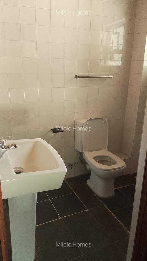 5 Bed Villa with En Suite at Mimmosa - 13