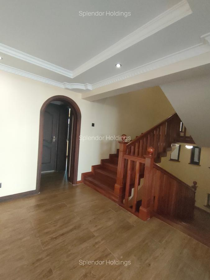 5 Bed Townhouse with En Suite in Lavington - 14