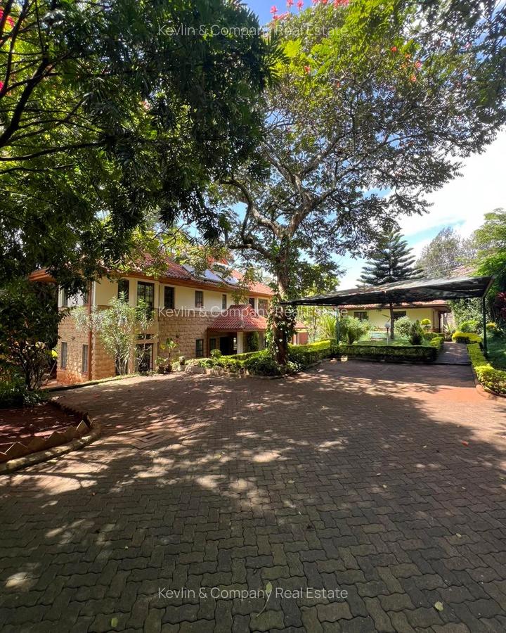 5 Bed Villa with En Suite in Rosslyn - 2