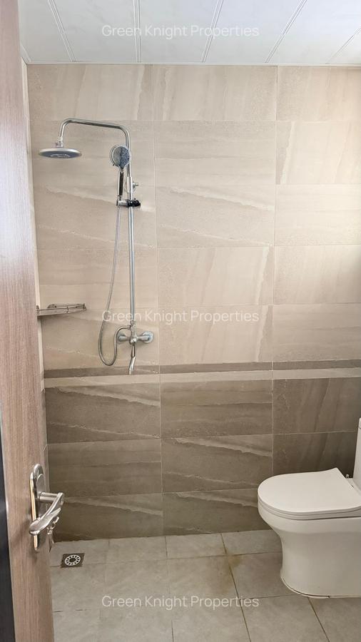 Serviced 2 Bed Apartment with En Suite in Kilimani - 7