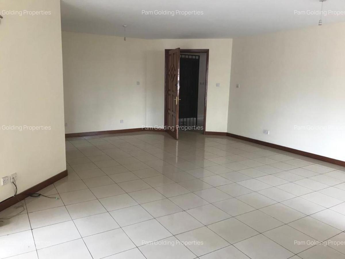 3 Bed Apartment with En Suite in Westlands Area - 1