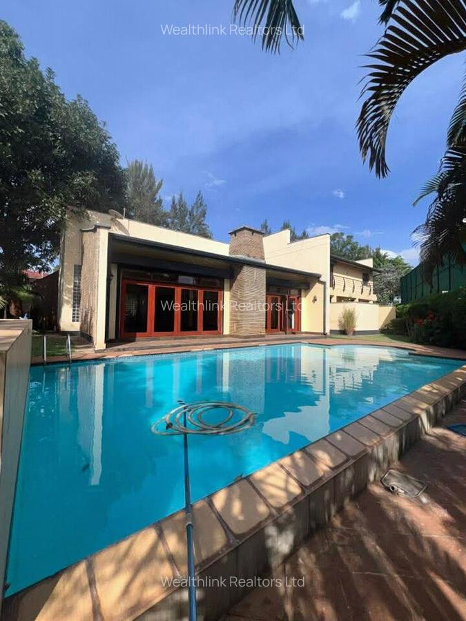 4 Bed House with En Suite at Runda - 1