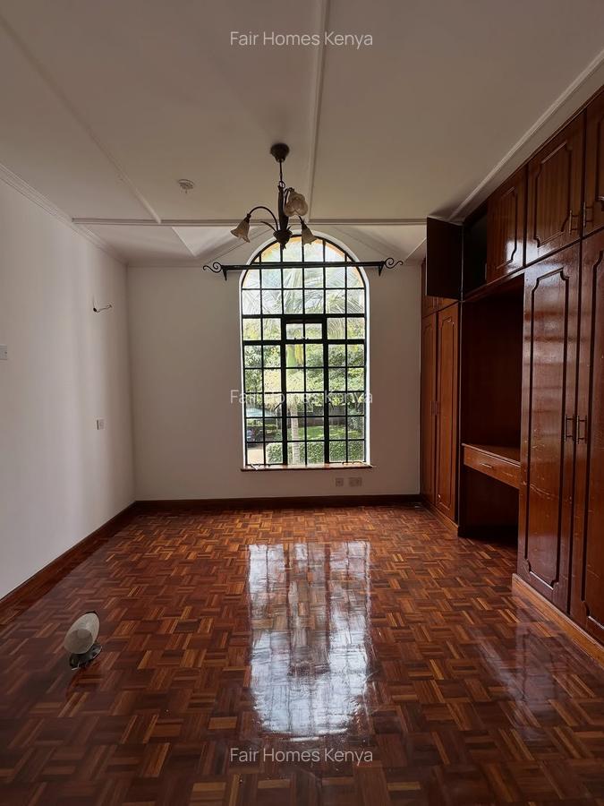 4 Bed Townhouse with En Suite at Lavington Green - 9