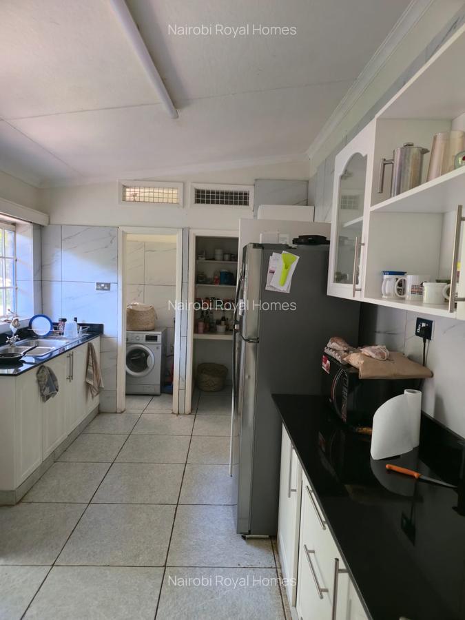 3 Bed House with En Suite at Lavington Green - 12