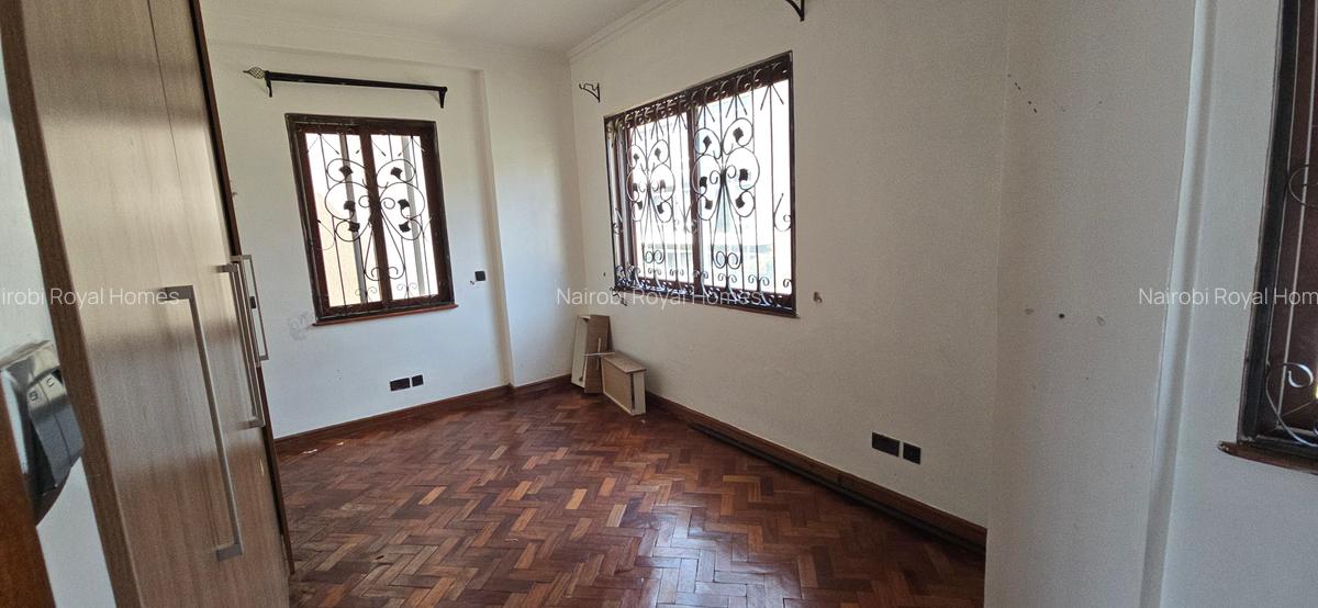 5 Bed Townhouse with En Suite at Convent Drive Commercial - 14