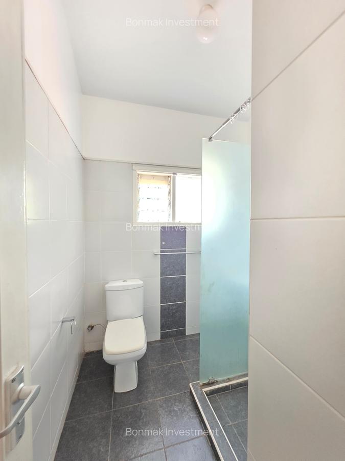 4 Bed House with En Suite at Hillview Estate. - 16