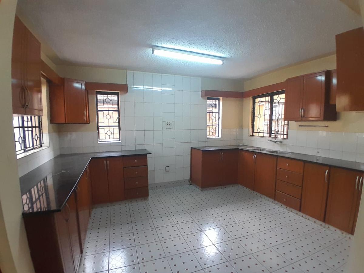 5 Bed House with En Suite at Kyuna - 6