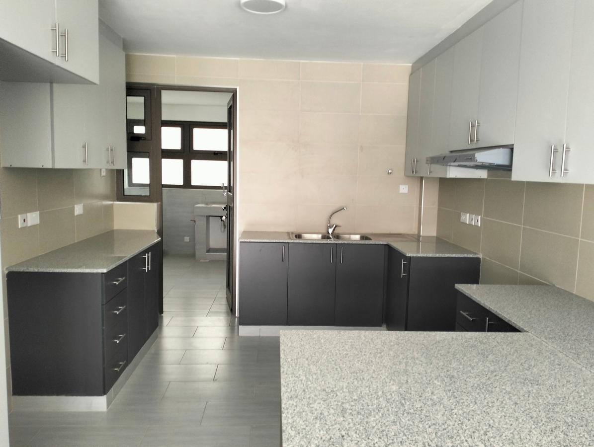 3 Bed Apartment with En Suite in Lavington - 7