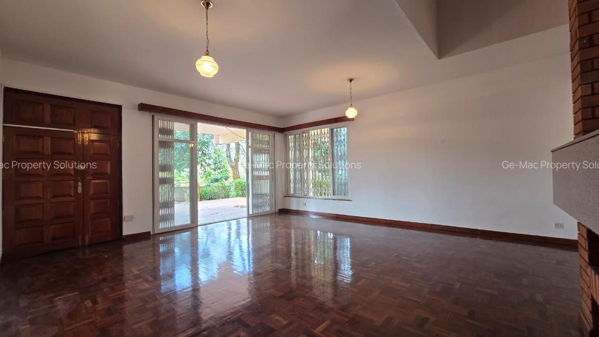 4 Bed House with En Suite in Runda - 11