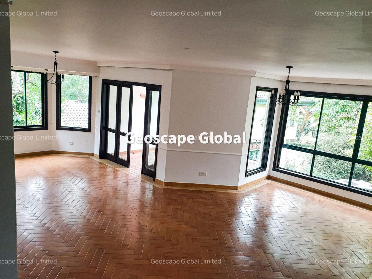 4 Bed House with En Suite in Spring Valley - 6