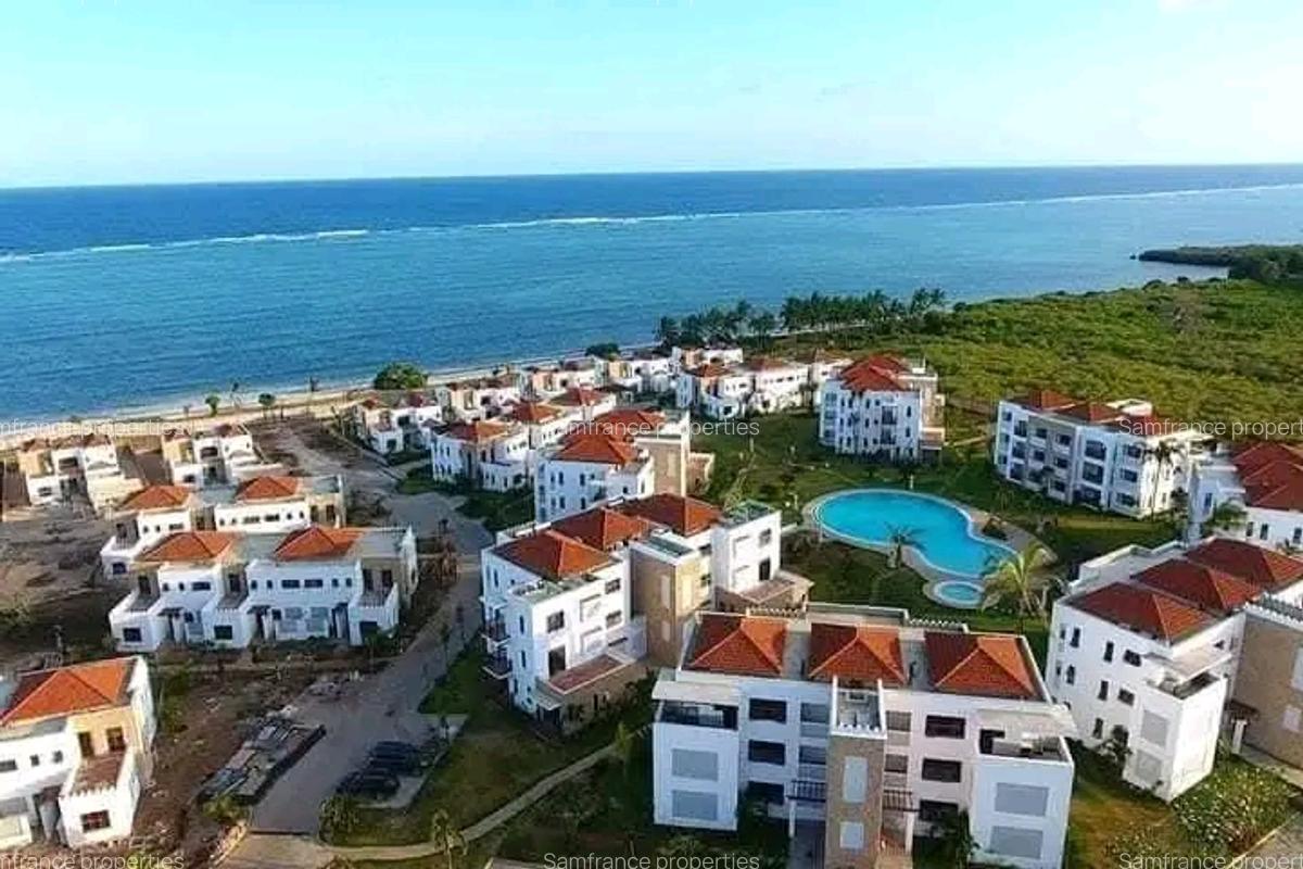 3 Bed Apartment with Swimming Pool at Sultan Palace - 1