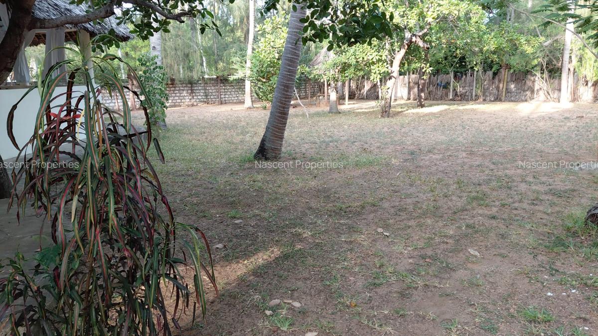 5 Bed House with En Suite in Watamu - 11