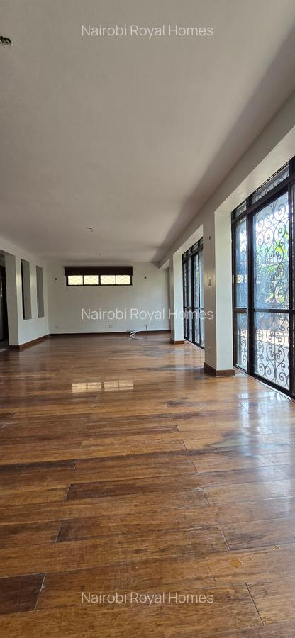5 Bed Townhouse with En Suite at Off Convent Drive - 17