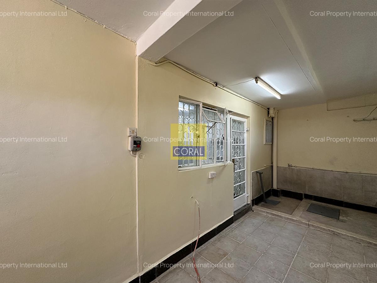 3 Bed Apartment in Brookside - 6