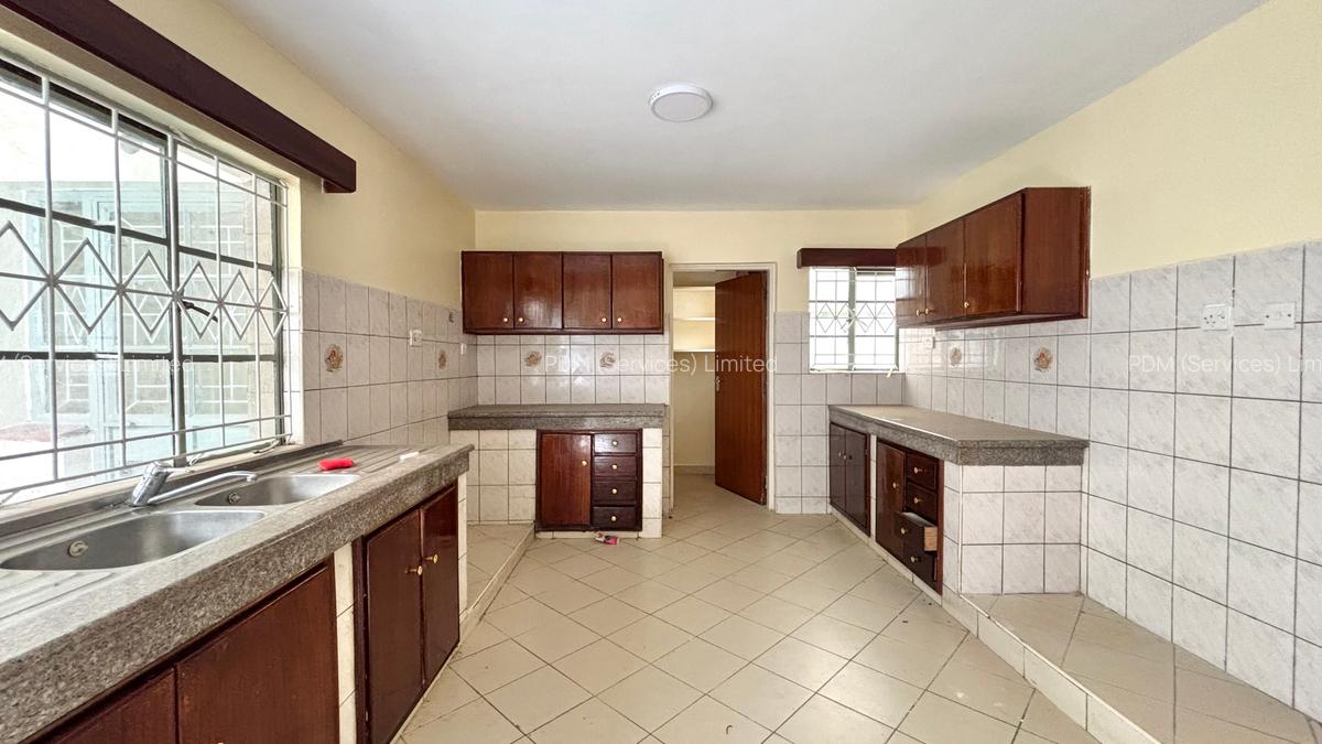 5 Bed Townhouse in Lavington - 4