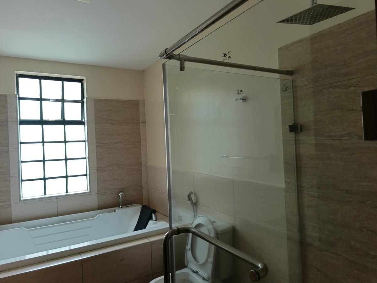 4 Bed Townhouse with En Suite in Kitisuru - 17