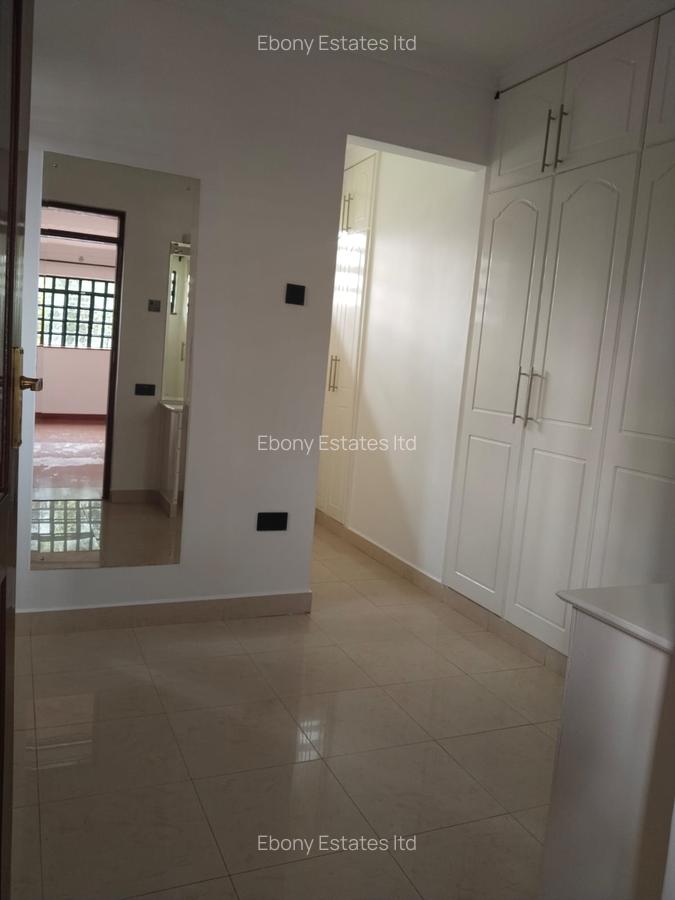 5 Bed Townhouse with En Suite in Lavington - 9