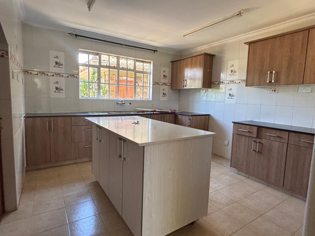 4 Bed Villa with En Suite in Kiambu Road - 17