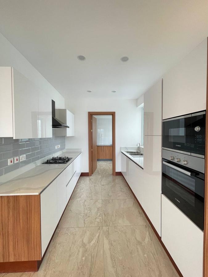 2 Bed Apartment with En Suite in Parklands - 3