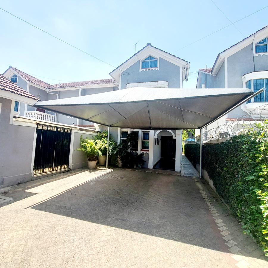 5 Bed Townhouse with En Suite at Lavington - 3