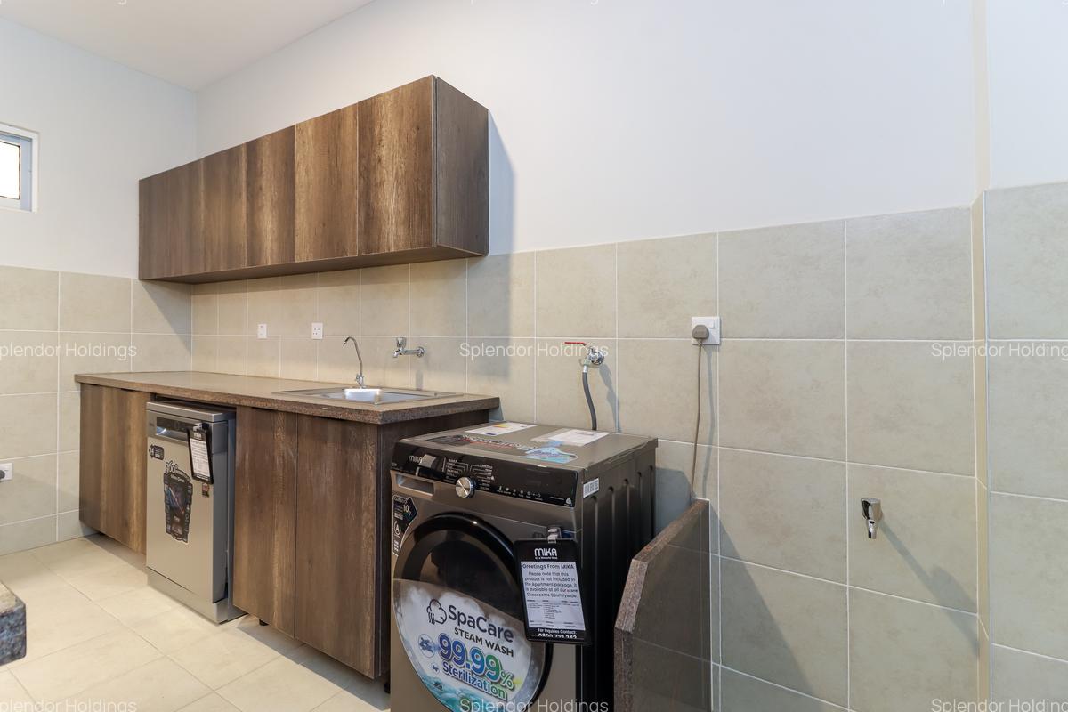 3 Bed Apartment with En Suite in Riverside - 15