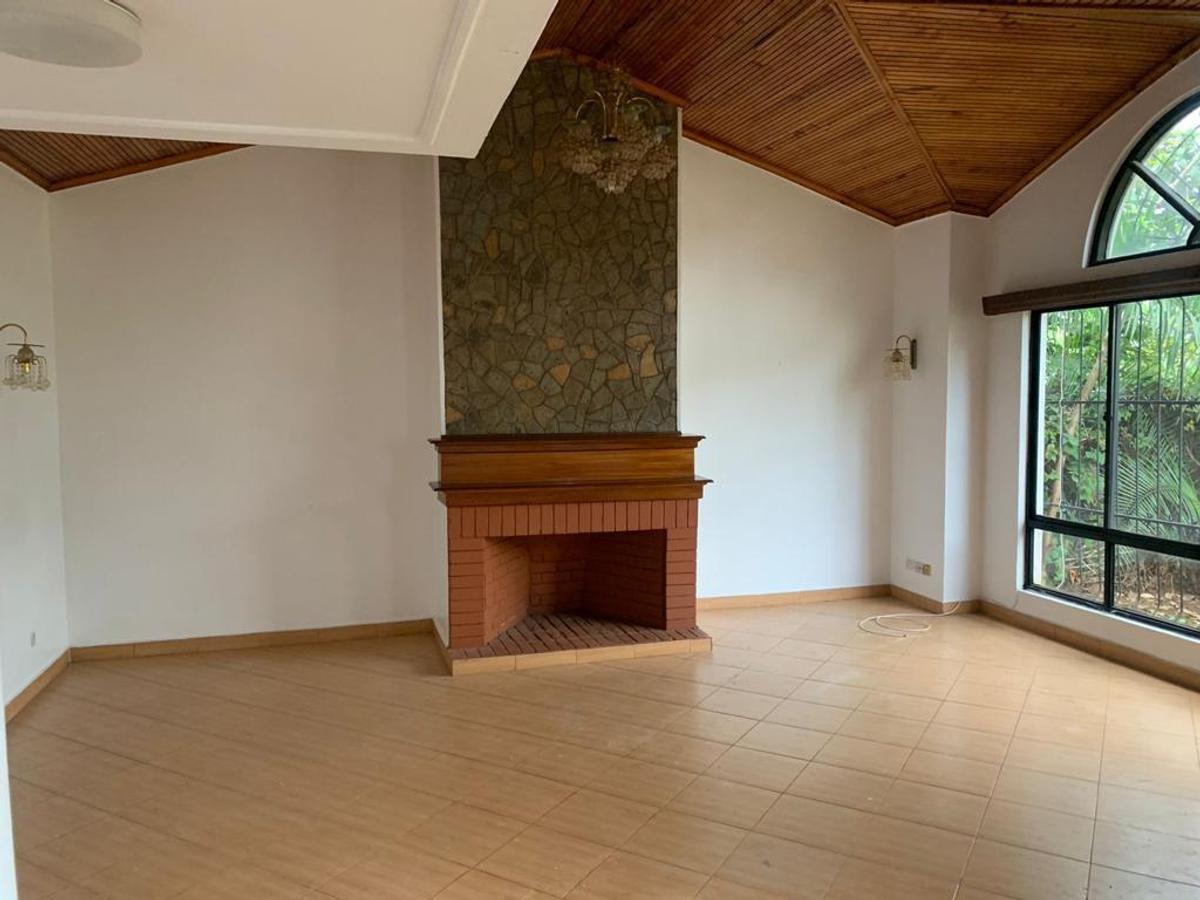 4 Bed Townhouse with En Suite in Lavington - 8