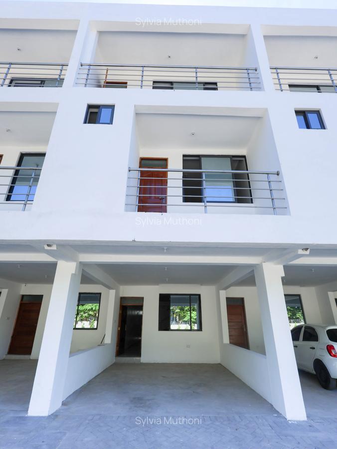 4 Bed Townhouse with En Suite at Twiga Road - 1
