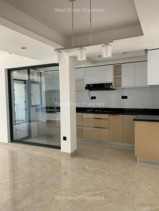 2 Bed Apartment with En Suite at Lavington - 8