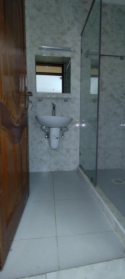 Serviced 2 Bed Apartment with En Suite in Westlands Area - 9