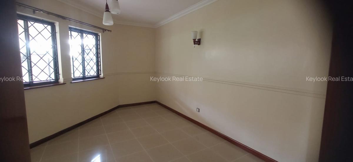 4 Bed Townhouse with En Suite at Lavington Green - 6