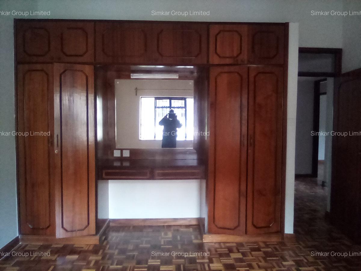 5 Bed Townhouse with En Suite at East Church Road - 14