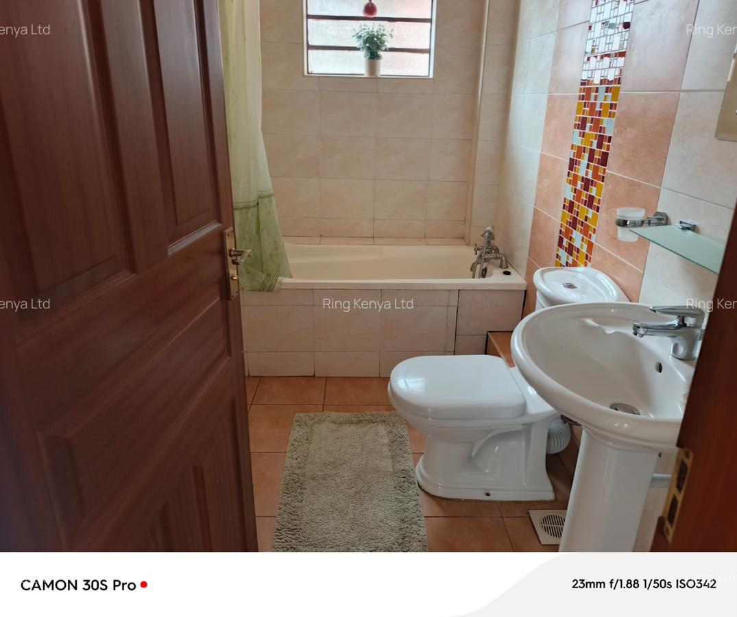 5 Bed House with En Suite in Lavington - 14