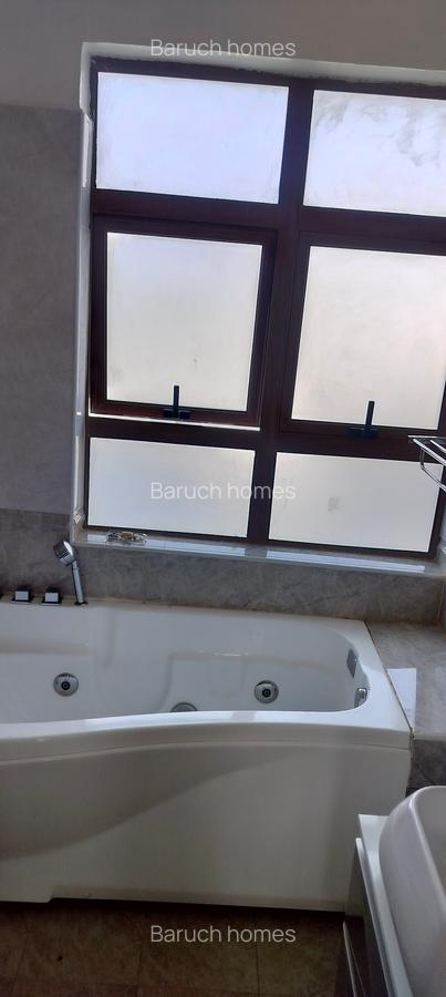 4 Bed Villa with En Suite in Runda - 15