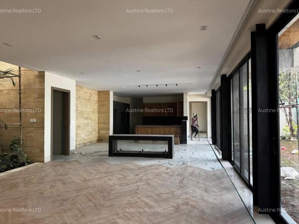 5 Bed Villa with En Suite at Grevilea Groove - 9