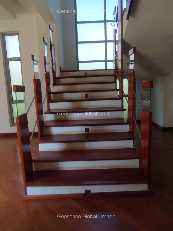 5 Bed House with En Suite in Karen - 3