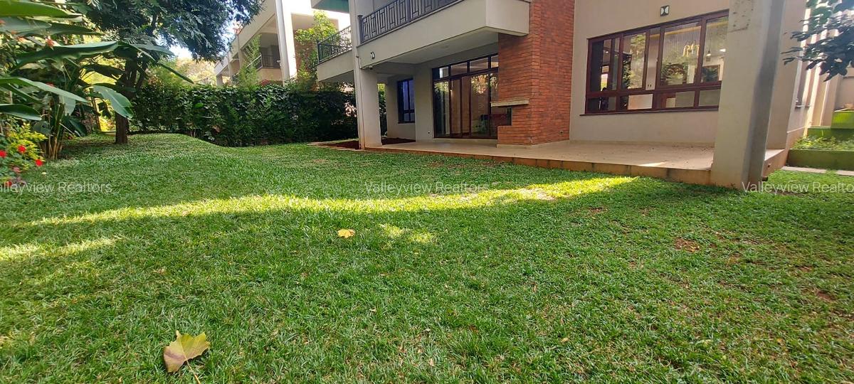 5 Bed Townhouse with En Suite at Lavington - 5