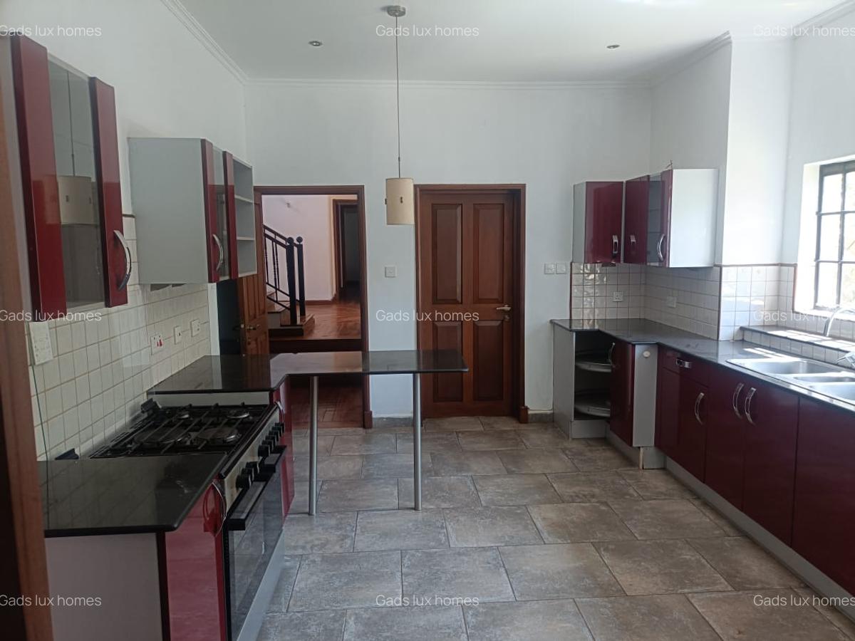 4 Bed Villa with En Suite at Runda - 18