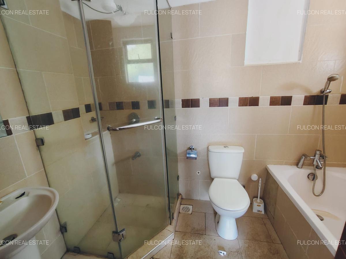 2 Bed Apartment with En Suite in Riverside - 5
