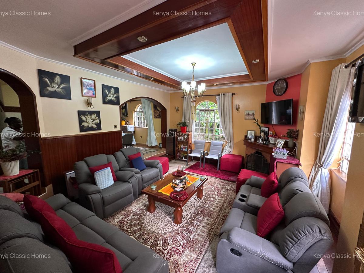 5 Bed House with En Suite at Lavington - 4