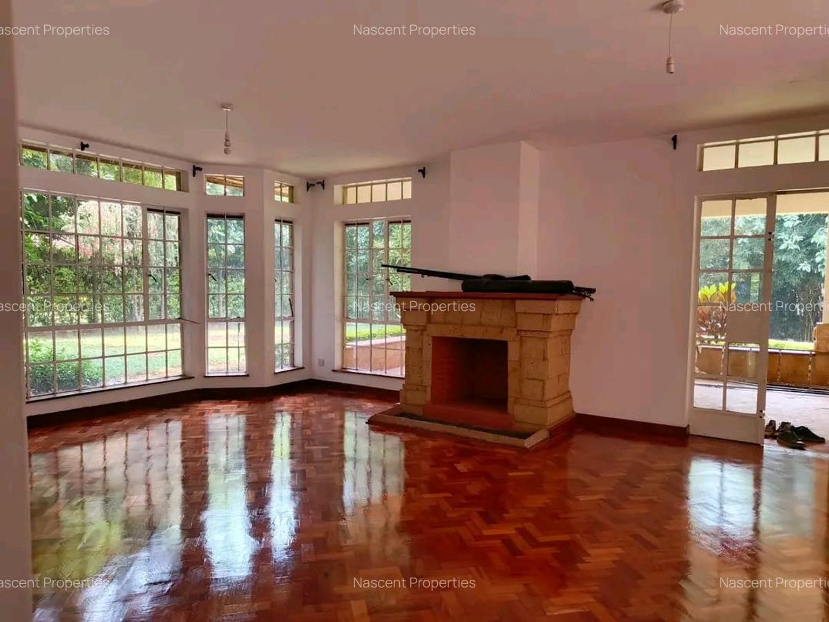 5 Bed House with En Suite in Rosslyn - 5