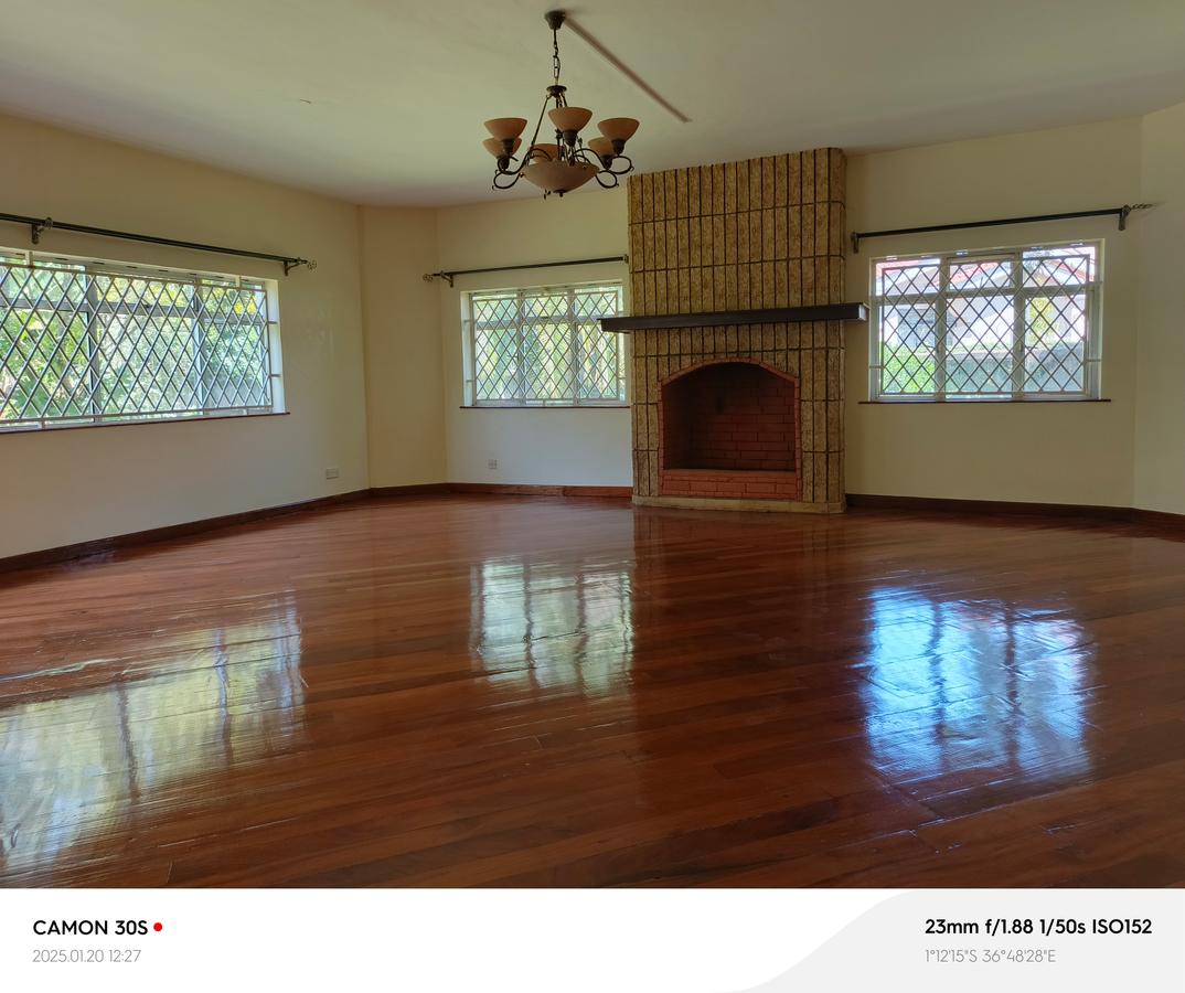 5 Bed House with En Suite in Runda - 4
