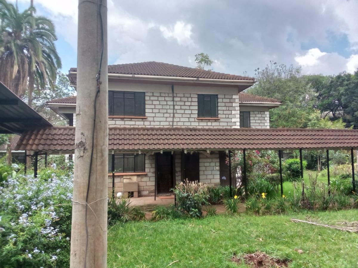 5 Bed House with En Suite in Lavington - 12