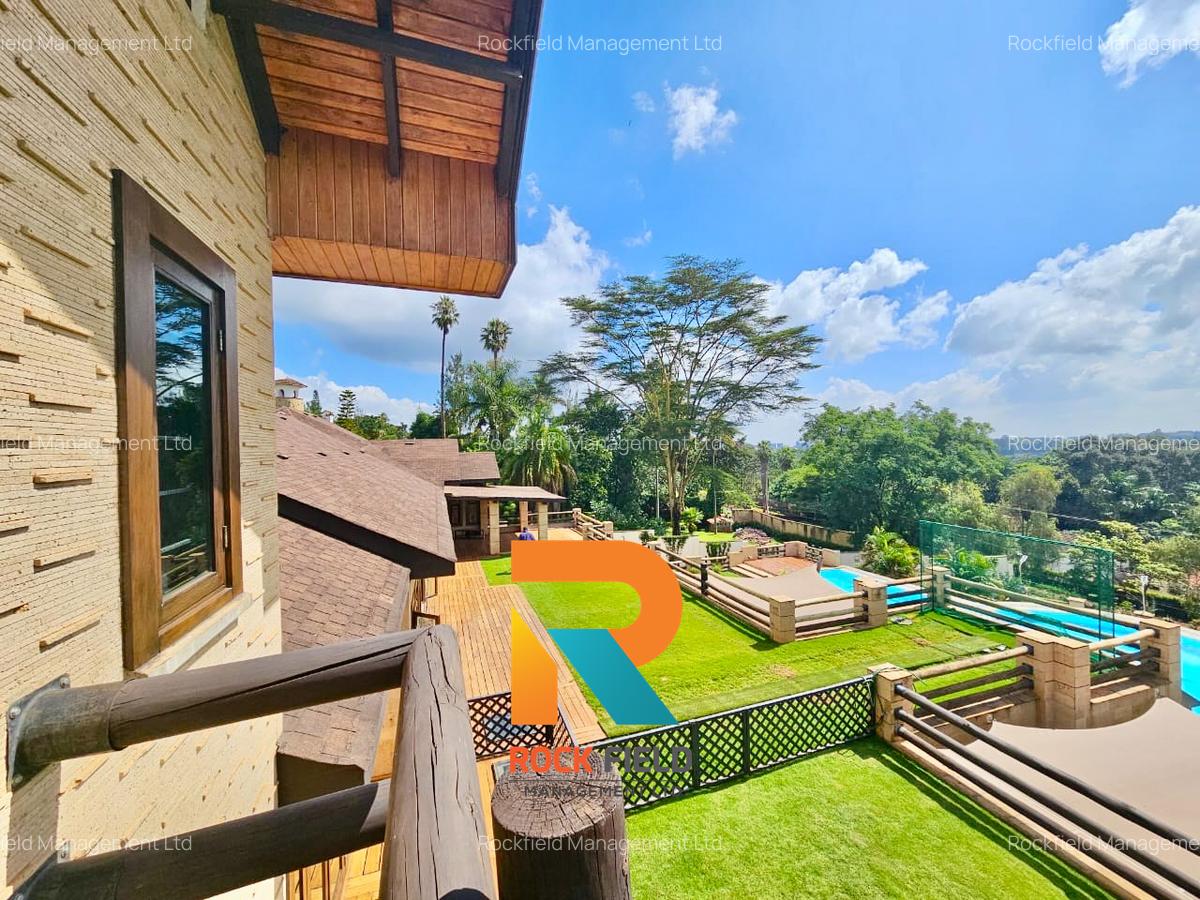 5 Bed House with En Suite in Lavington - 2