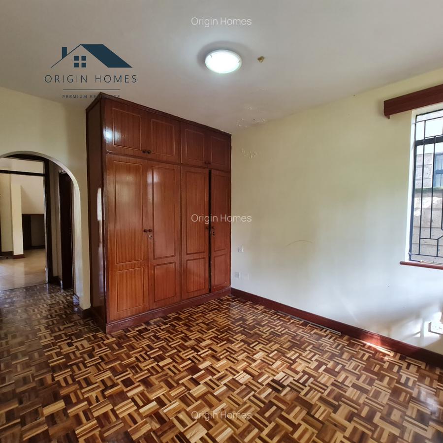 5 Bed Townhouse with En Suite at Lavington - 9