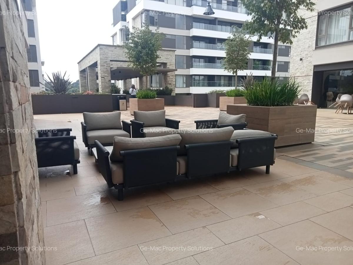 2 Bed Apartment with En Suite in Rosslyn - 16